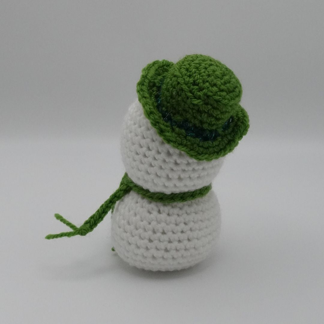 Bonhomme de neige chapeau vert