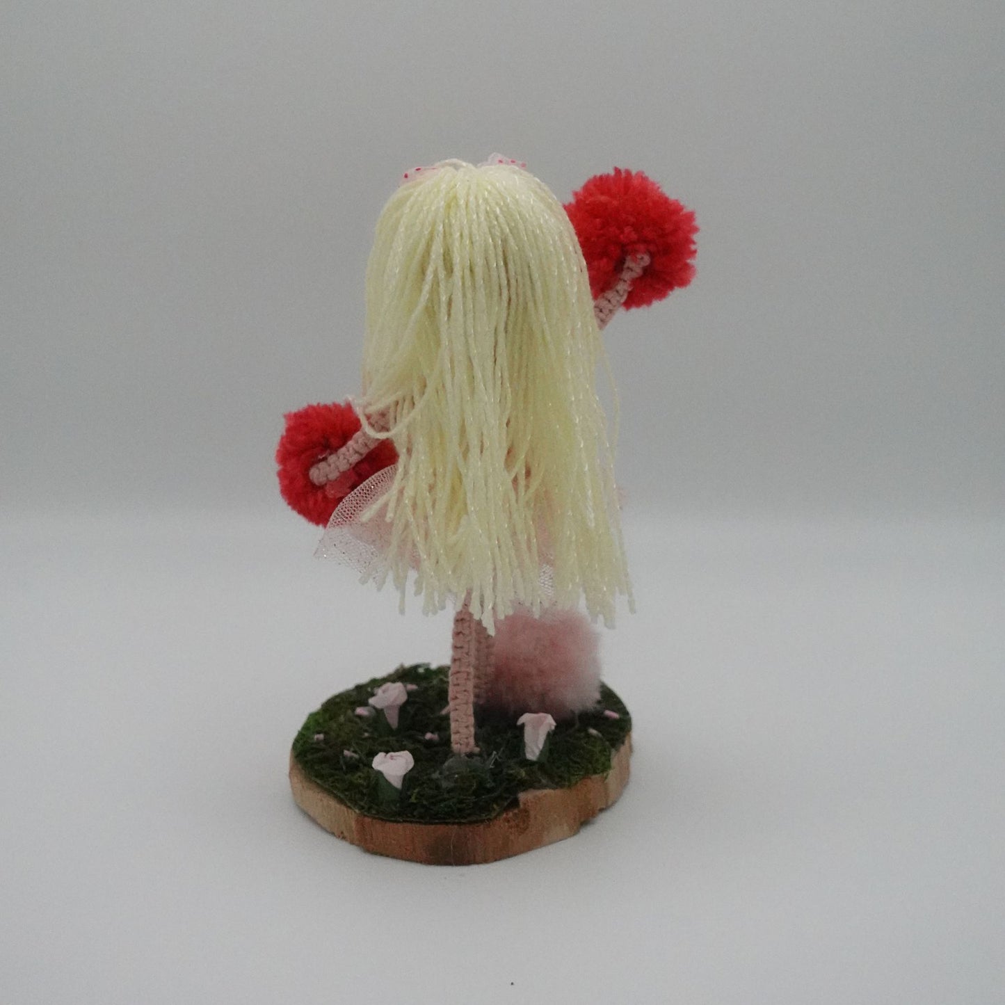 Jade pom pom girl blonde